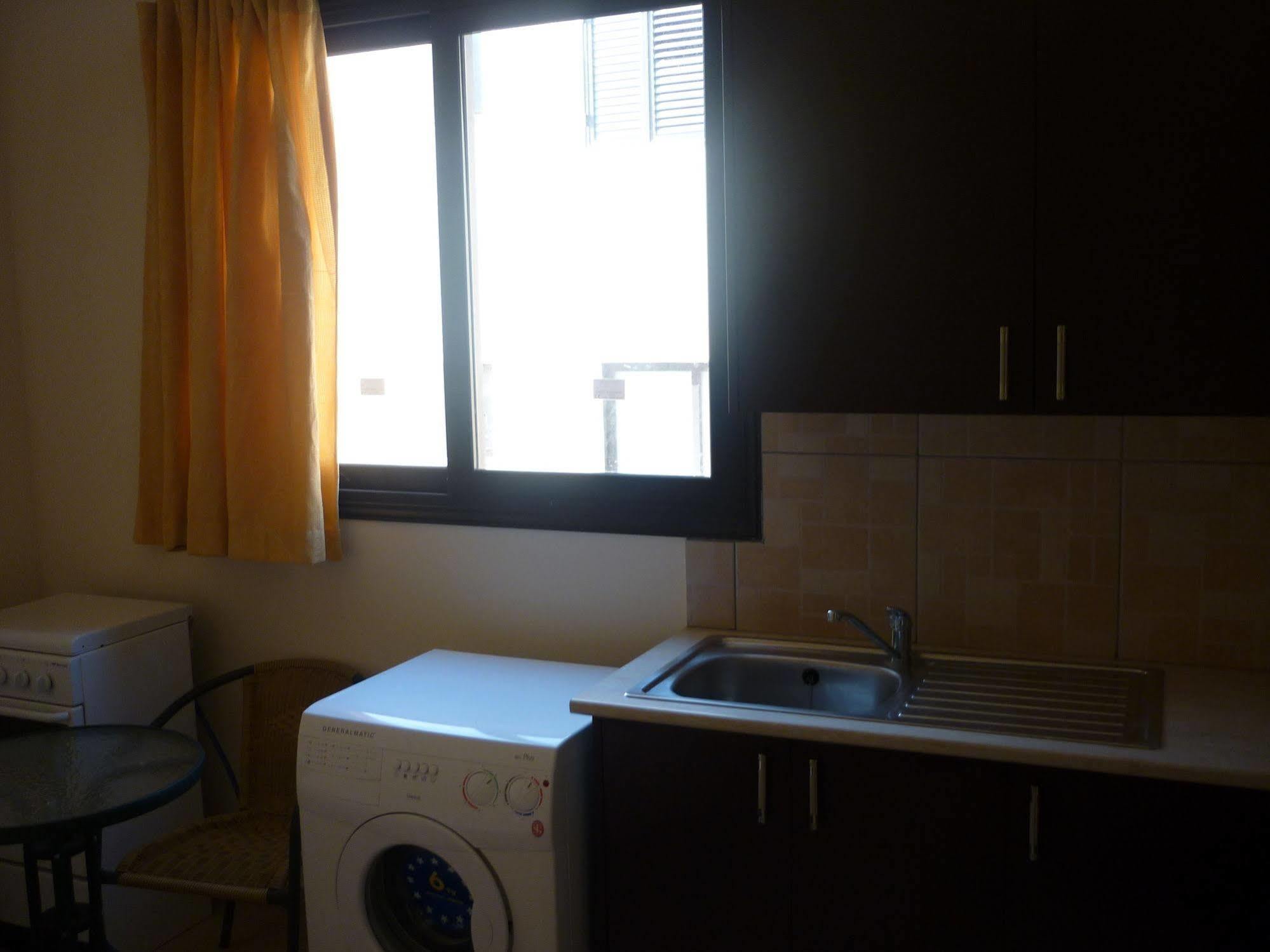 Tseri Budget Residences Nicosia Exteriör bild