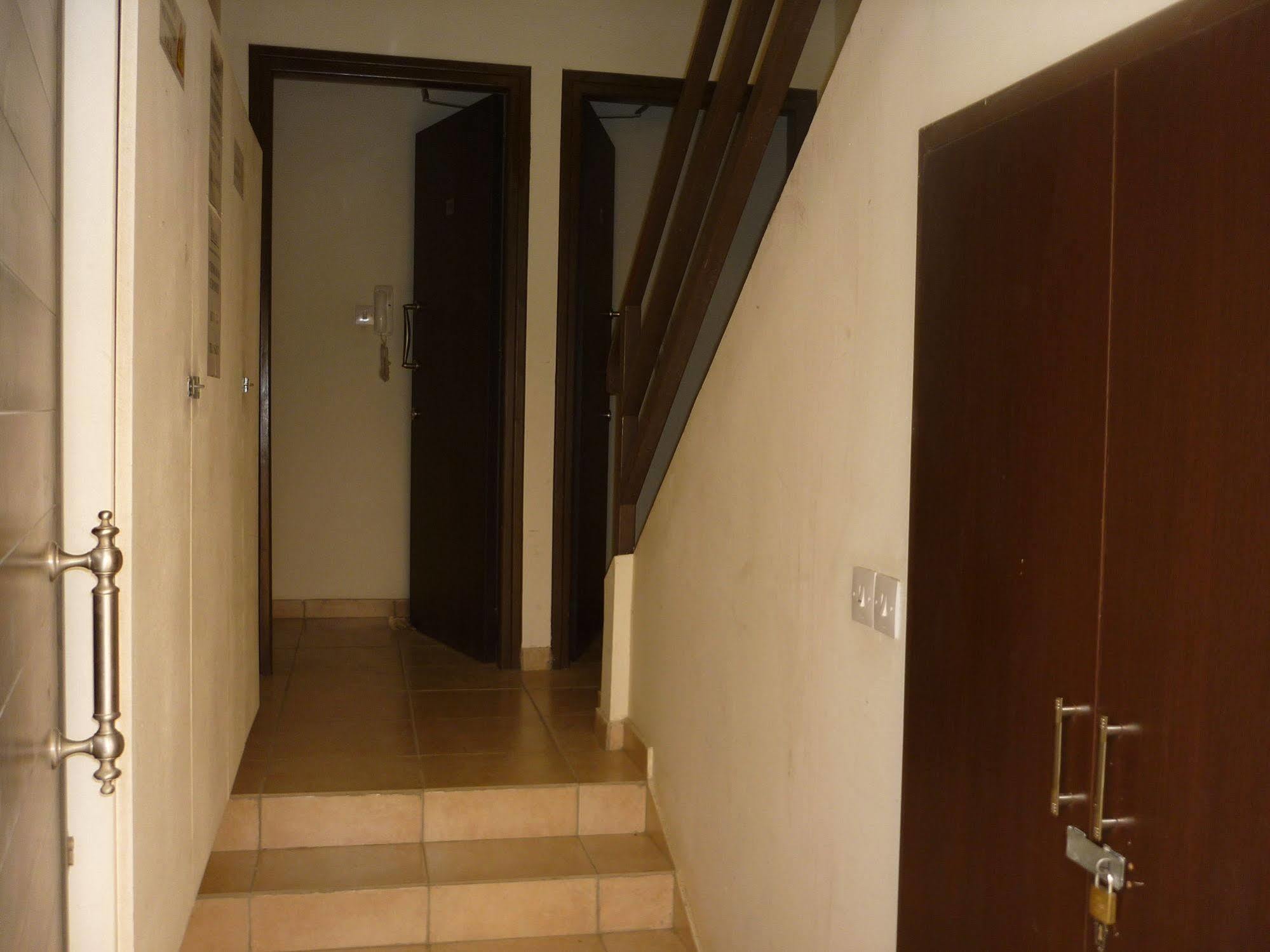 Tseri Budget Residences Nicosia Exteriör bild